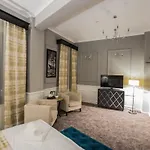 Peninsula Boutique Готель 4*