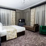 Peninsula Boutique Готель 4*