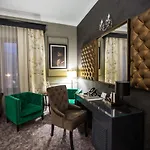 Готель Peninsula Boutique