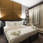 Готель Peninsula Boutique 4*