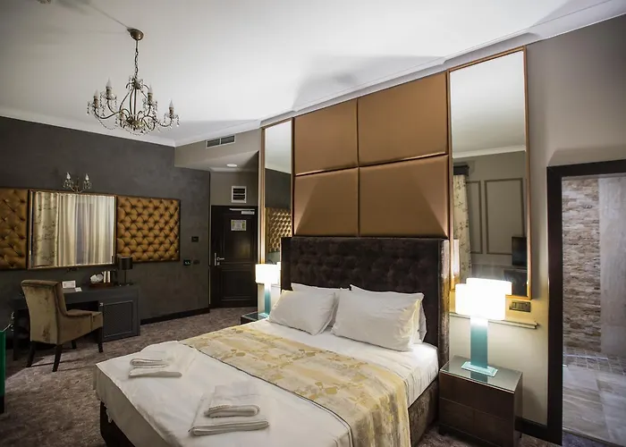 Peninsula Boutique 4* Constança