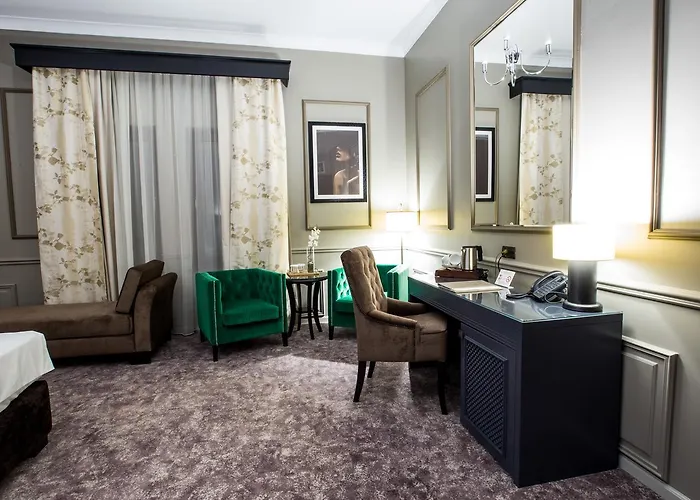 Peninsula Boutique Hotel