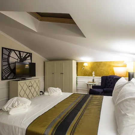 Peninsula Boutique מלון קונסטנצה