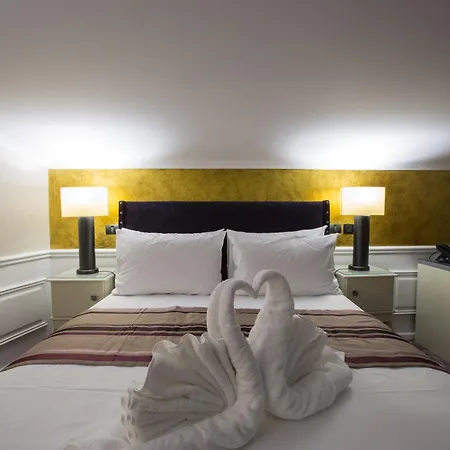 Peninsula Boutique מלון 4*