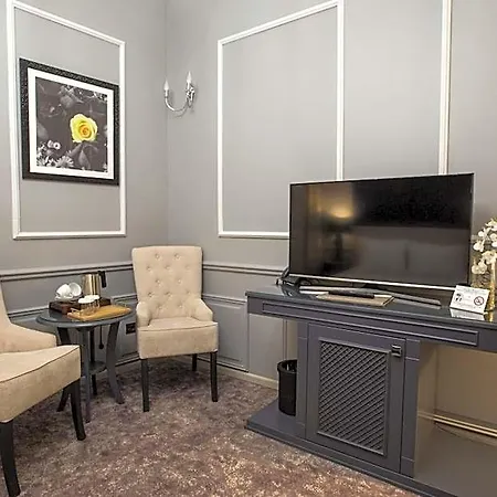 Peninsula Boutique Hotel
