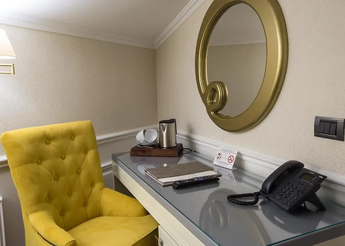 Отель Peninsula Boutique 4*