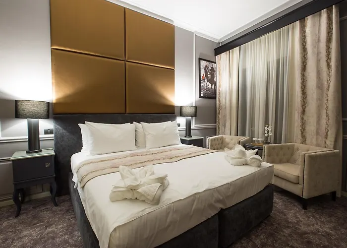 Отель Peninsula Boutique 4*